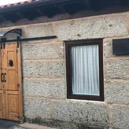 Casa Escuela Trasmiras, Casa Dos Mestres *