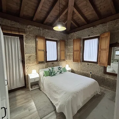 Casa Escuela Trasmiras, Casa Dos Mestres 度假居 *