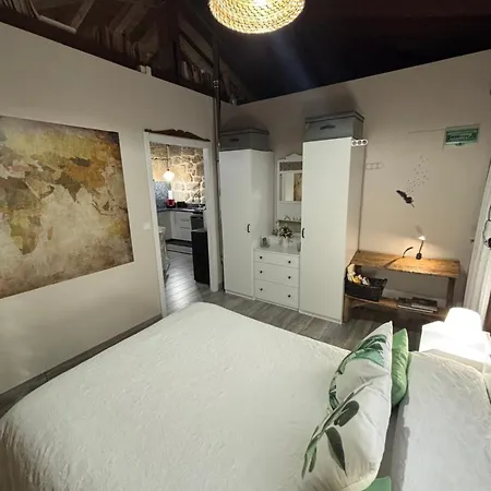 Casa Escuela Trasmiras, Casa Dos Mestres *