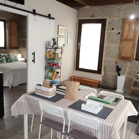 Casa Escuela Trasmiras, Casa Dos Mestres Trasmiras