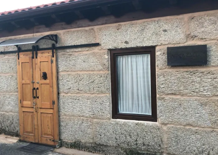 Casa Escuela Trasmiras, Casa Dos Mestres *