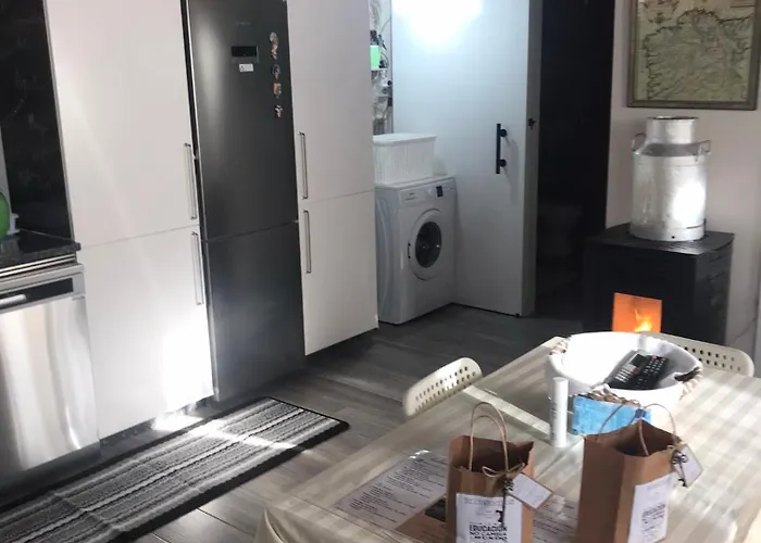 Casa Escuela Trasmiras, Casa Dos Mestres * Trasmiras