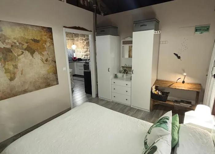 Casa Escuela Trasmiras, Casa Dos Mestres *