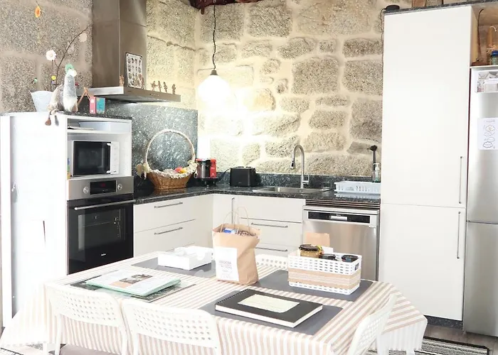 Casa Escuela Trasmiras, Casa Dos Mestres